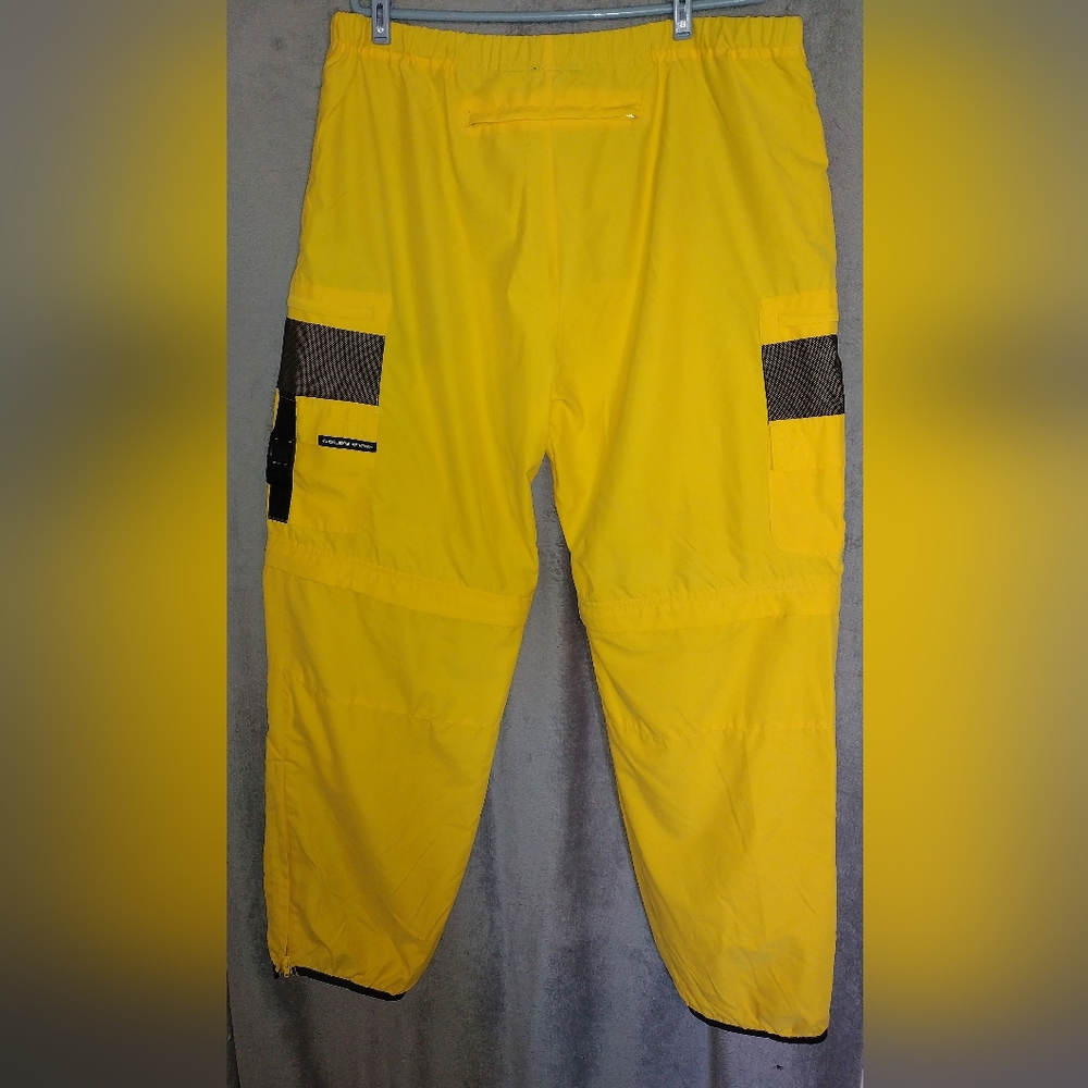 VINTAGE GOLDS GYM EXTREME WARE PANTS/SHORTS IN ONE, XL LIKE NEW.